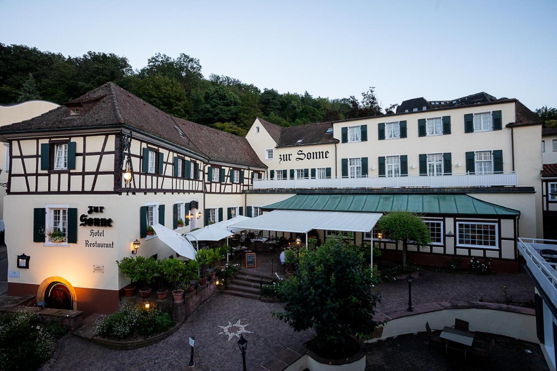 Romantik Hotel Zur Sonne Badenweiler Ngoại thất bức ảnh