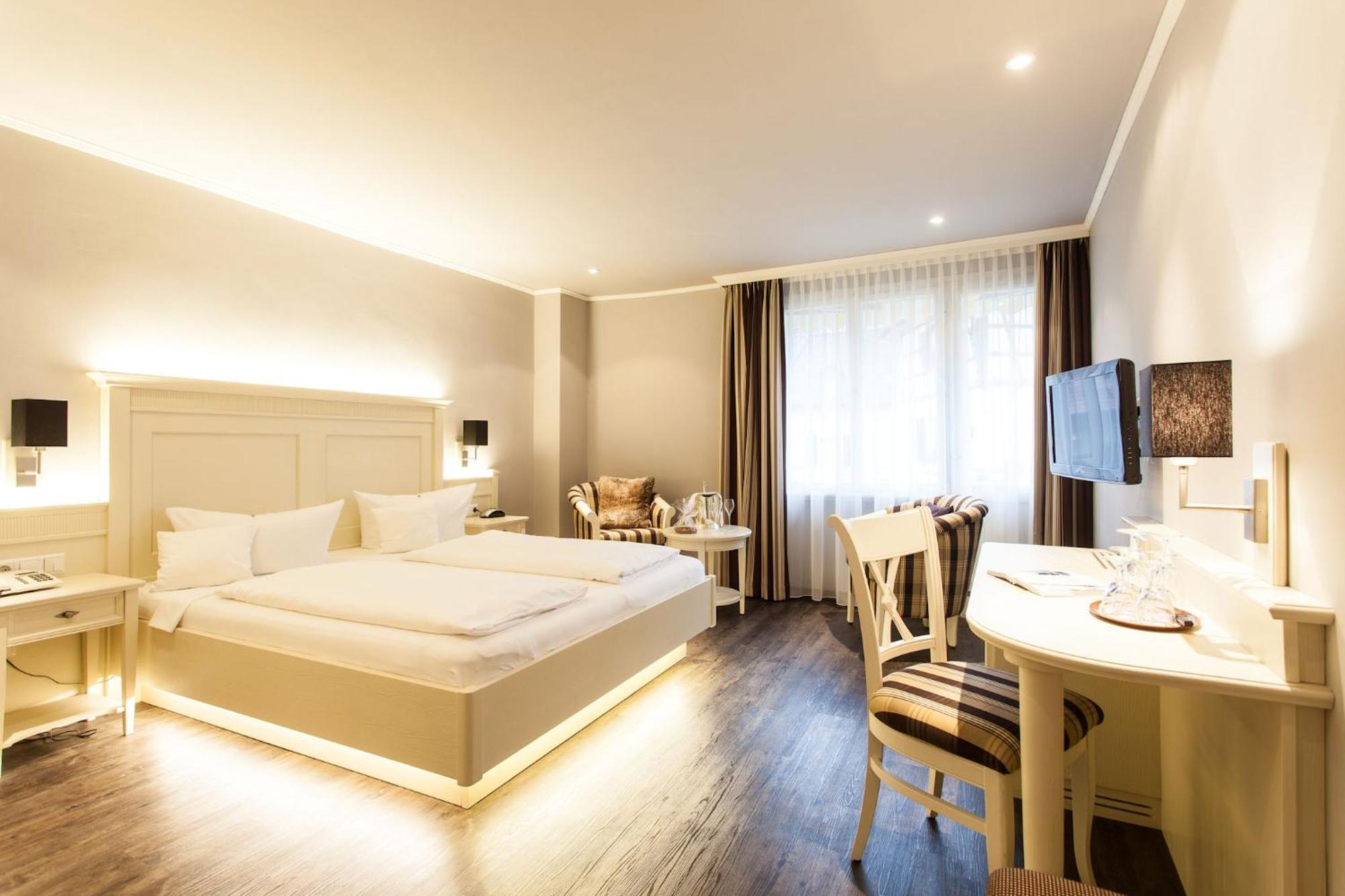 Romantik Hotel Zur Sonne Badenweiler Ngoại thất bức ảnh